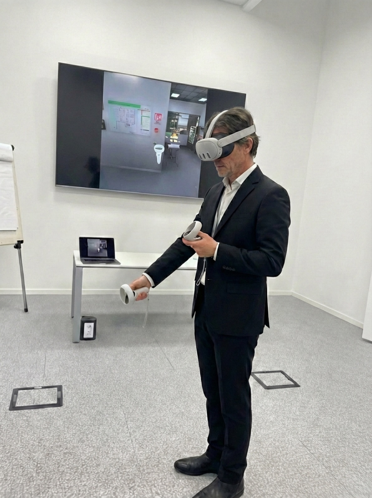 Una corsista durante il training antincendio in VR